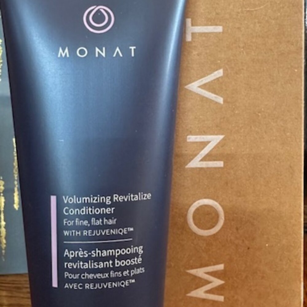 Monat Volumizing Conditioner with Rejuvenique